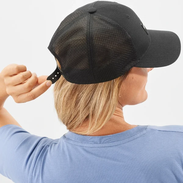 Trucker Curved Cap - כובע שחור עם לוגו של סלומון