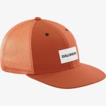 Trucker Flat Cap - כובע כתום עם לוגו של סלומון